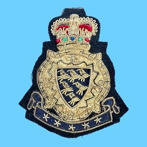 British Royal Kings Crown Blazer Patch Pin Brooch